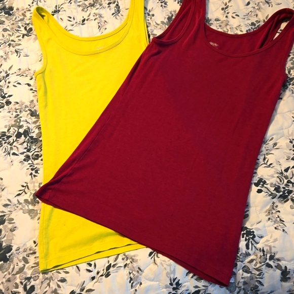 Bundle of 2 Mossimo Women's size Medium soft tank tops- lemon lime and raspberry - Picture 4 of 5